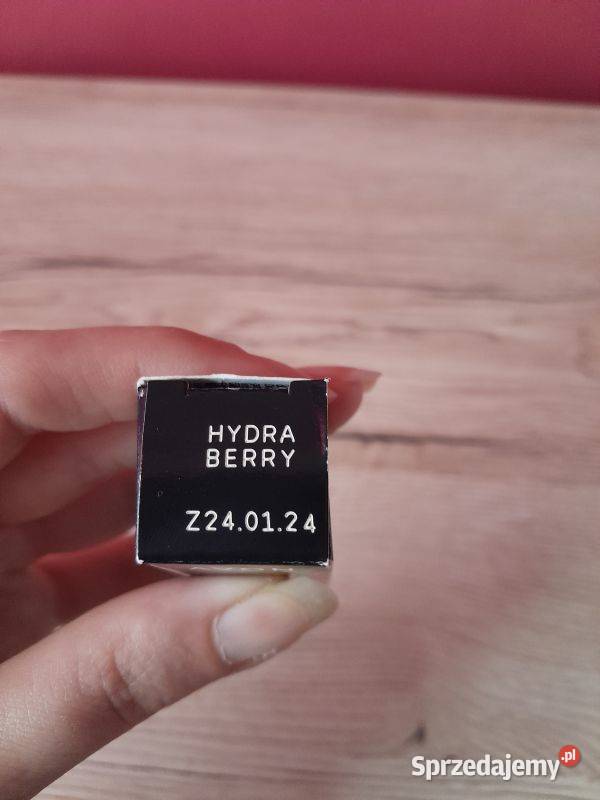 Matowa szminka z kwasem hialuronowym Hydra Berry Siewierz
