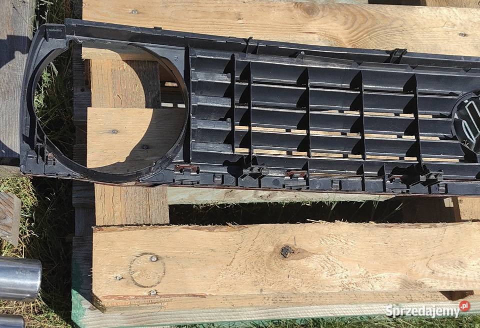 Grill przedni na dwie lampy golf II MK2 Inczew