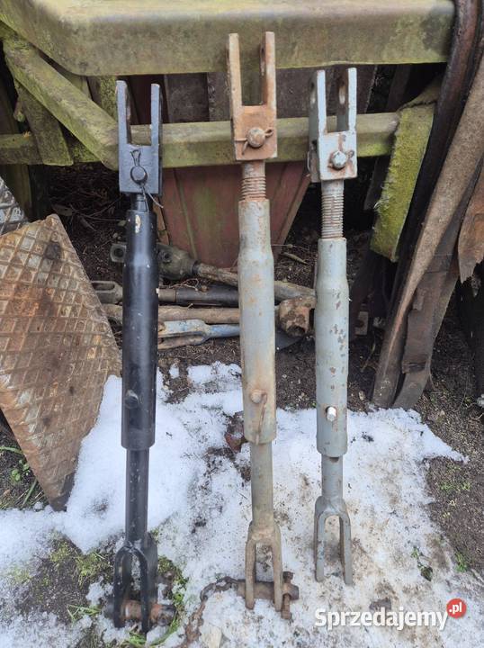 Wieszak Ursus C330 lewy wieszak podnośnika ramię Bucze