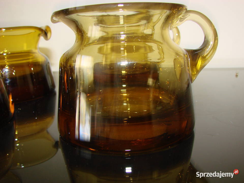 mały dzbanekmlecznik grube dno szkło PRL Pruszcz Gdański