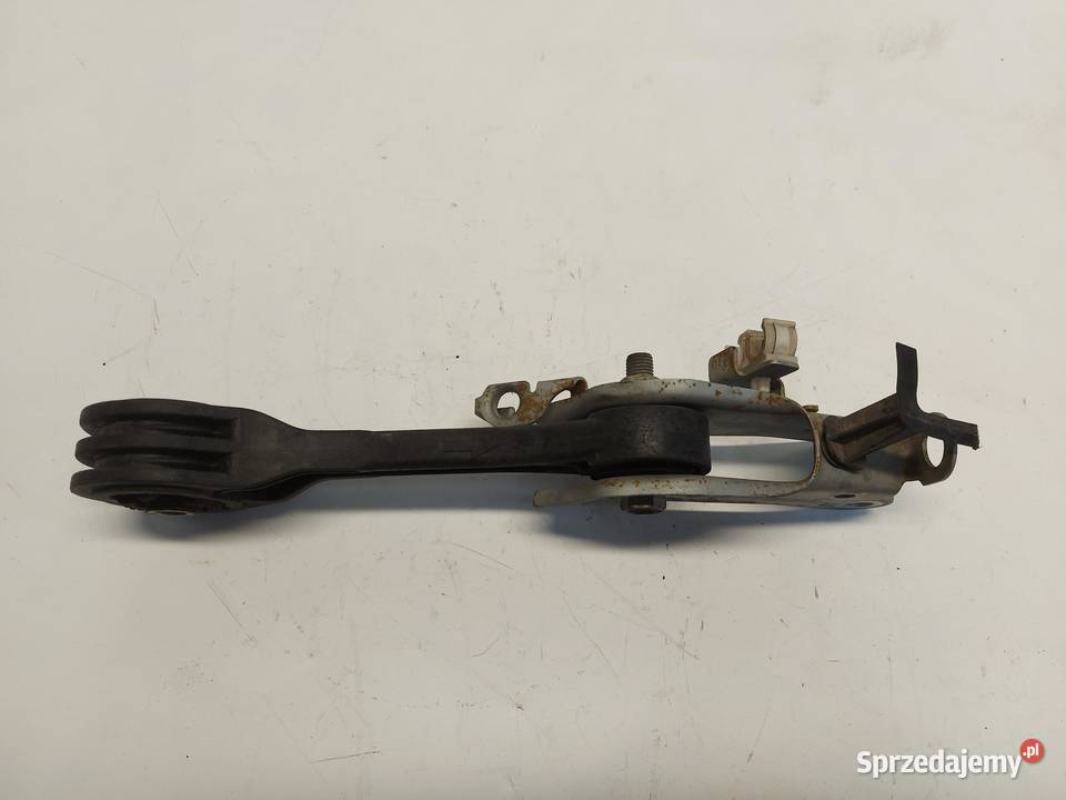 Subaru WRX STI 2015r łapa poduszka skrzyni tył osobowe