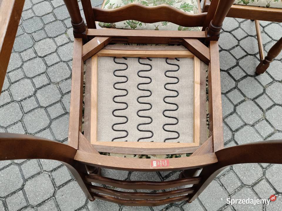 Komplet czterech krzeseł