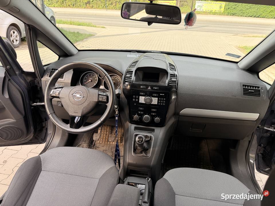 Opel Zafira B 18 Gaz 7osobowy zarejestrowany manualna łódzkie