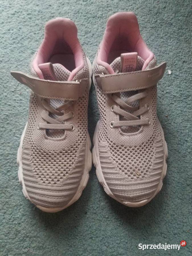 Buty sportowe Kłobuck