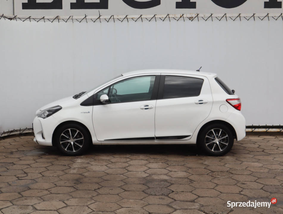 Toyota Yaris 15 Hybrid 74KM Yaris Łódź