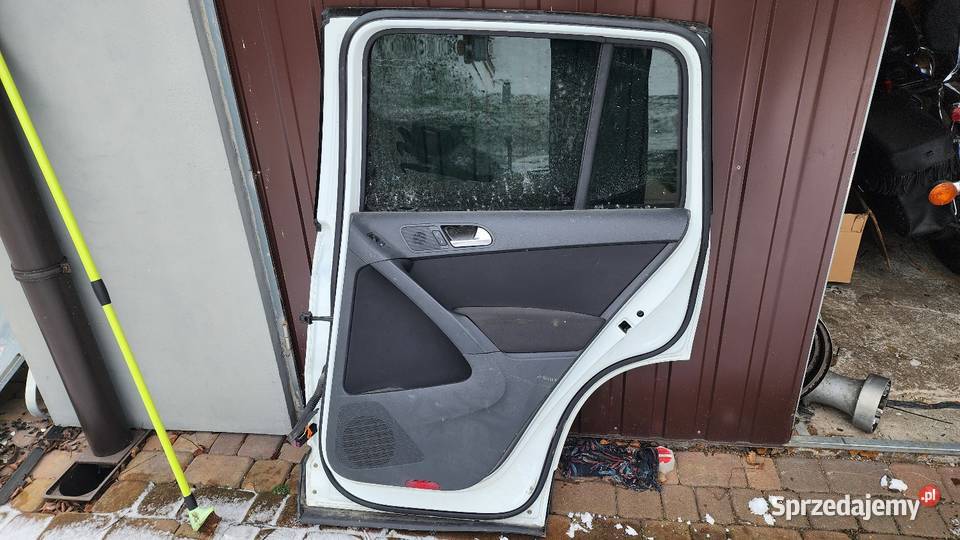 Volkswagen Tiguan 20122016 tylne drzwi pasażera śląskie