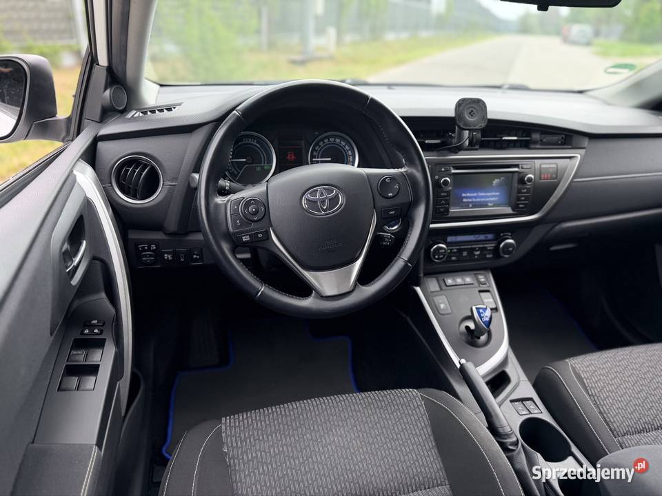 Toyota Auris Touring Sports 18 Hybrid 2014 Kraków
