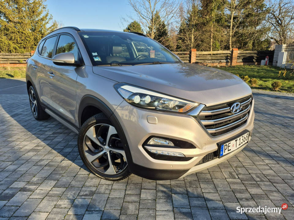 Hyundai Tucson 17crd xenon automat kamera navi SUV