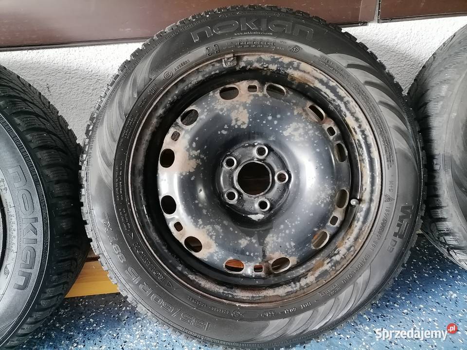 Koła zimowe 15 do Skody marki Nokian Samochodowe Robakowo sprzedam