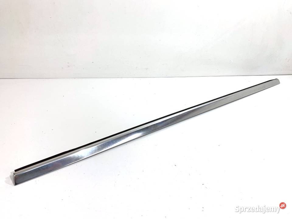 LISTWA ZGARNIAJĄCA TYŁ LEWY MERCEDES W176