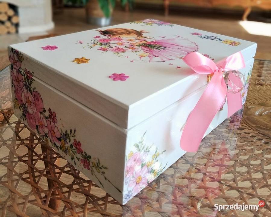 Skrzynka pudełko DZIEWCZYNKA decoupage 22x16