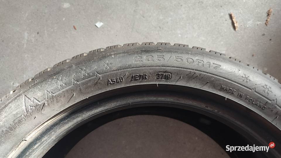 Opony zimowe 225x50x17 Dunlop 55 Lubawa