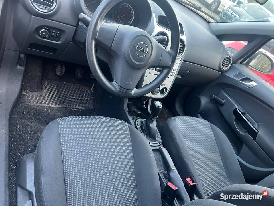 Opel corsa 12 benzynka super stan Łuków