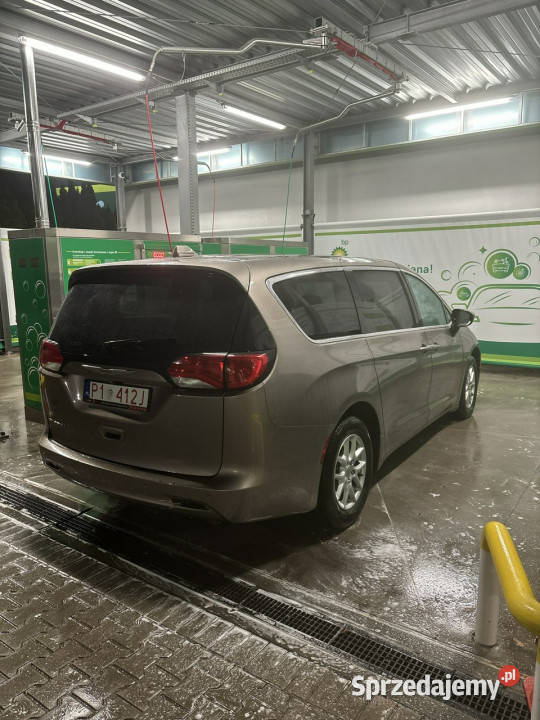 Chrysler Pacifica FV 23 brązowy wielkopolskie Poznań