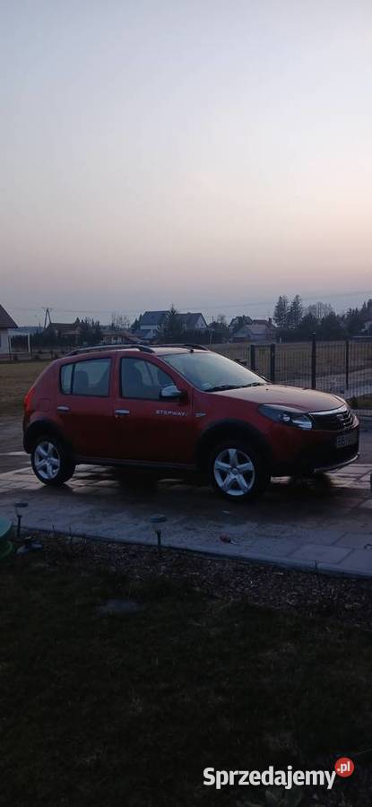 Dacia Sandero nieuszkodzony
