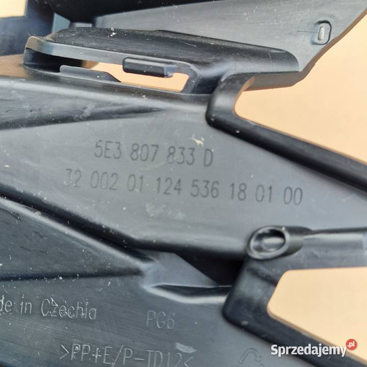 SKODA OCTAVIA IV KRATKA ZDERZAKA LEWA ZAŚLEPKA Bieleń sprzedam