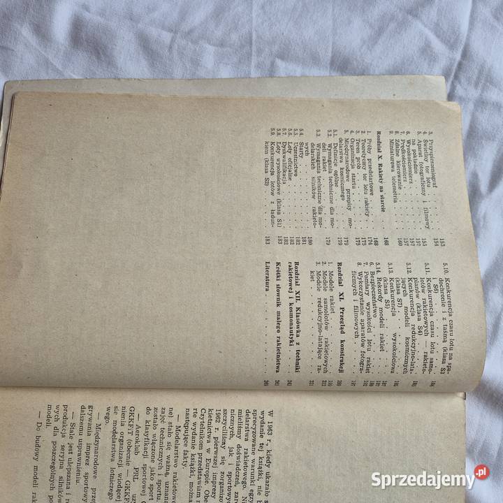 Młody modelarz rakiet książka 1981r modelarstwo Brzesko