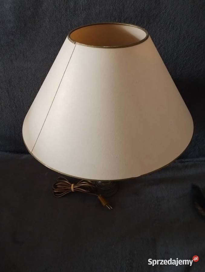 Lampa stołowa