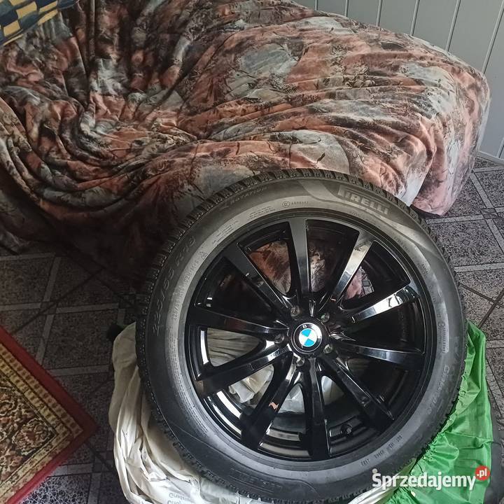 Kola BMW X1U11z oponami zimowymi pirelli sprzedam