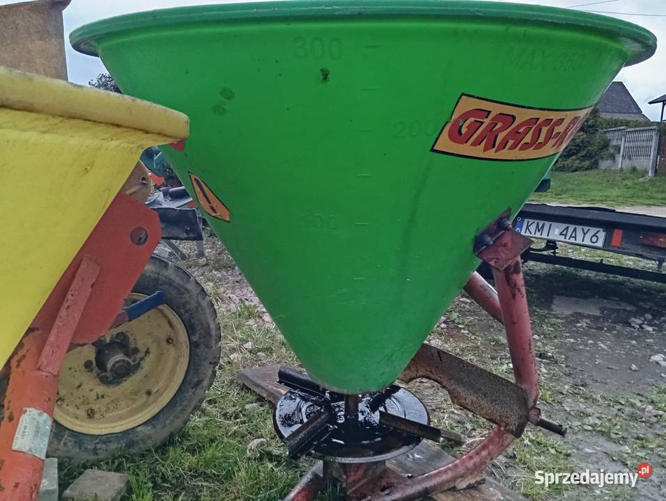 Rozsiewacz lejek 400 l kos Miechów