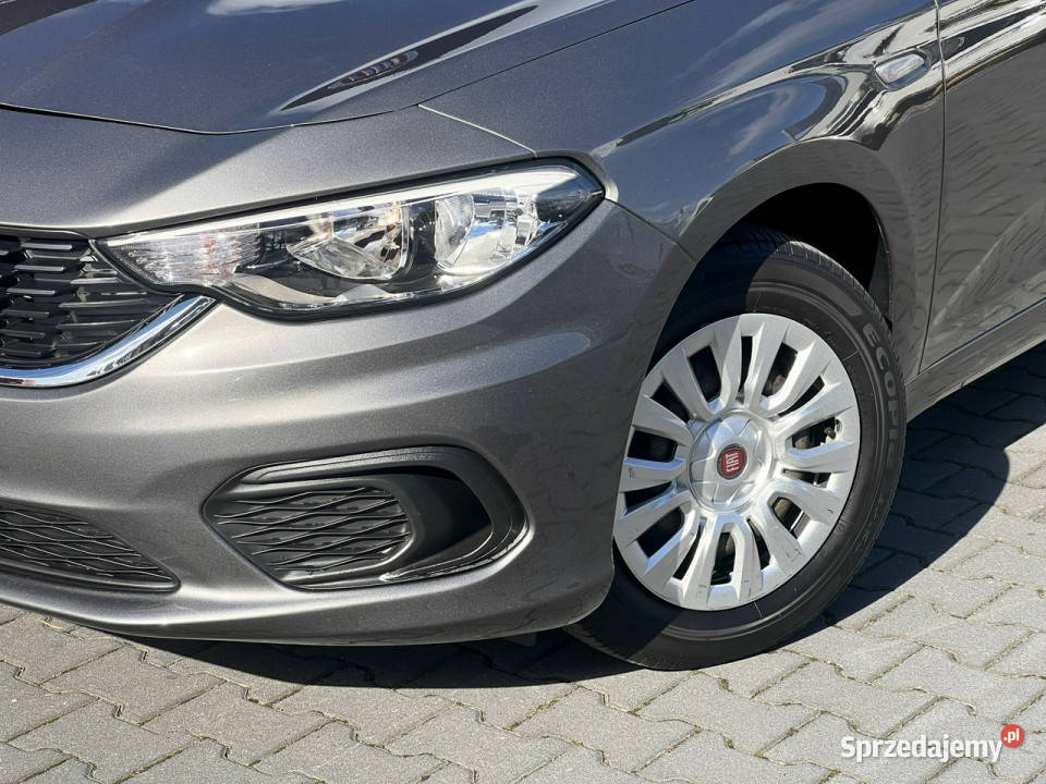 Fiat Tipo LPG 2 komplety opon II 2016 światła do jazdy dziennej Tychy