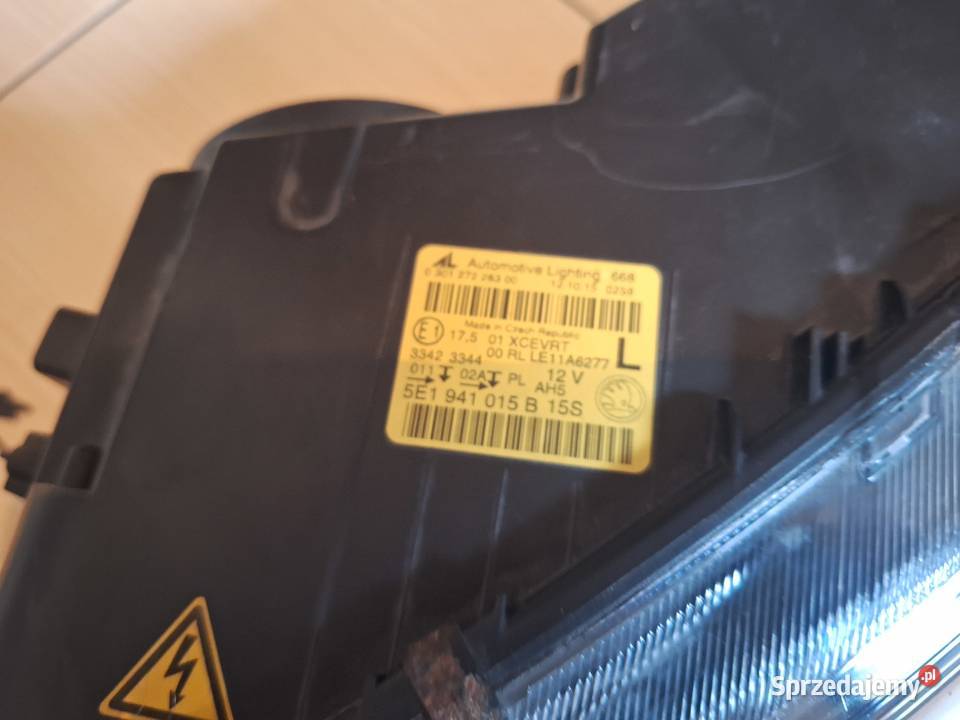 Lampa bixenon skrętny octavia III lewa