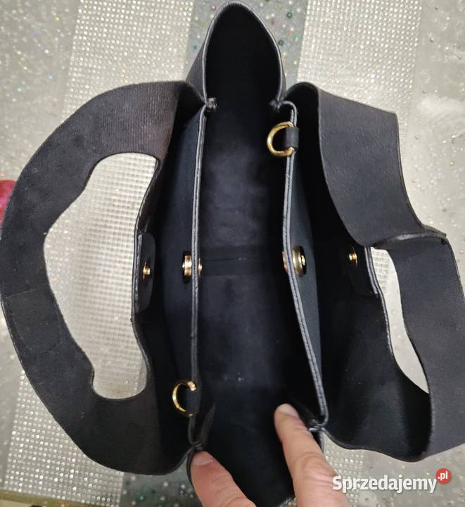 Torebka ze skóry zamszowej Prada kolor czarny Na ramię  Poznań sprzedam