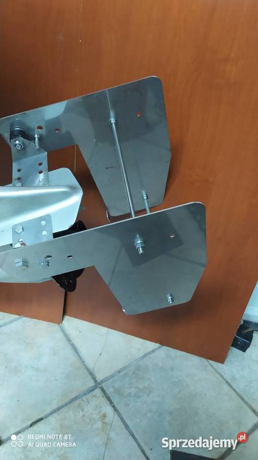 Duży ster na silnik zaburtowy podwójny płetwa