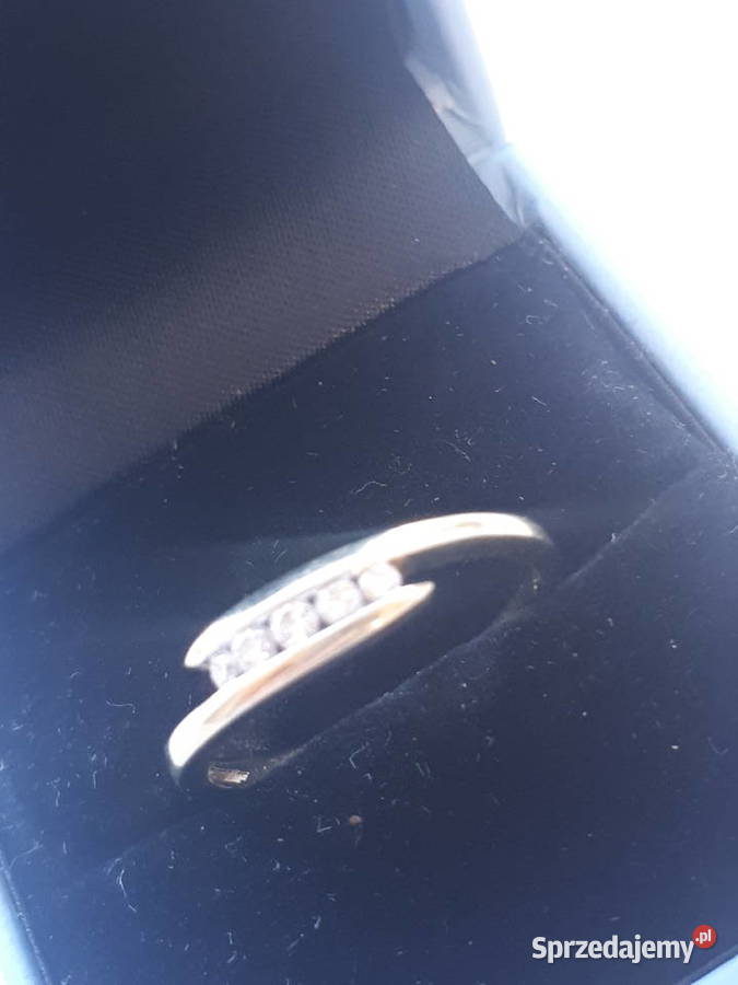 Złoty pierścionek z 5 brylancikami łódzkie