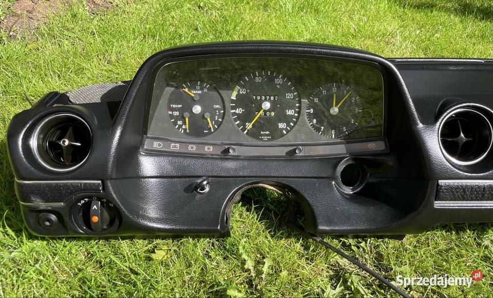 Deska rozdzielcza konsola kokpit licznik zegara Motoryzacja dolnośląskie