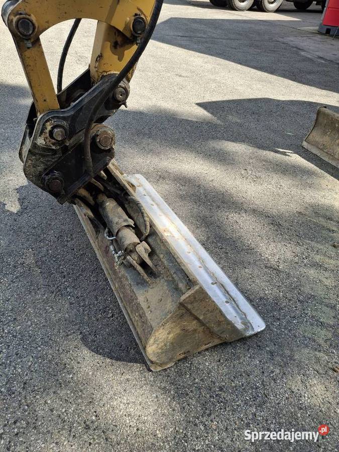 Minikoparka caterpillar 3055E2 cr