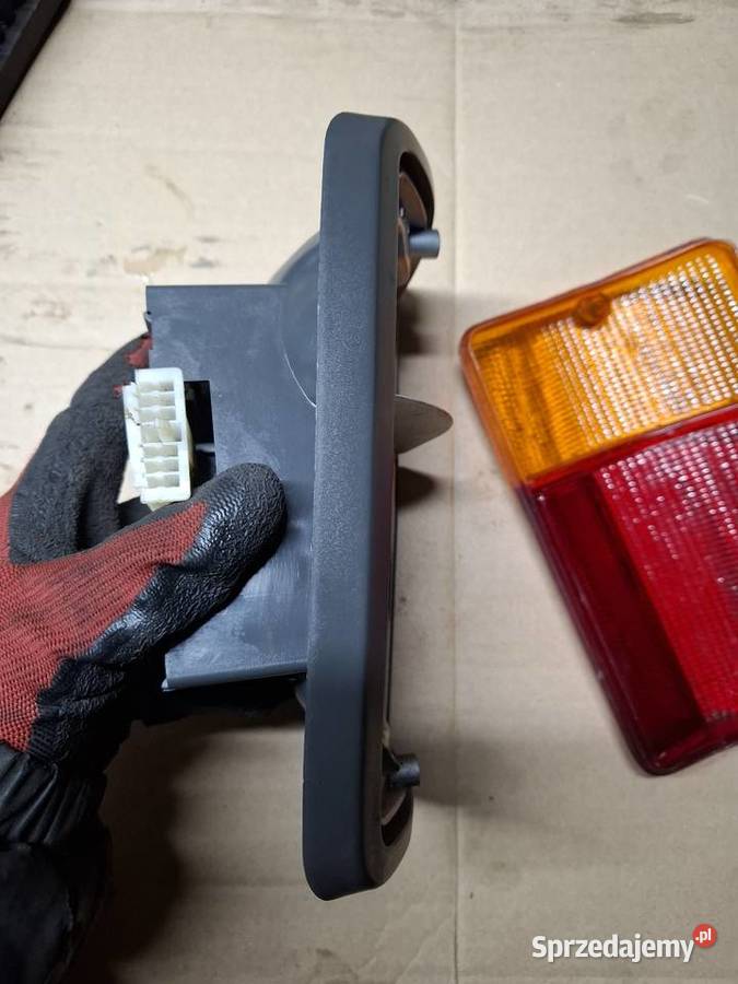 Lewa lampa tyl tylna Fiat 126p Maluch Elegant Strzelce Opolskie