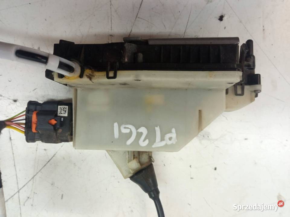 ZAMEK DRZWI TYŁ PRAWY EU 9812501180 Peugeot 208 świętokrzyskie sprzedam