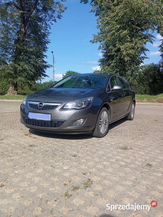 Opel Astra J Sports tourer 14 247255km Astra Żółkiewka-Osada