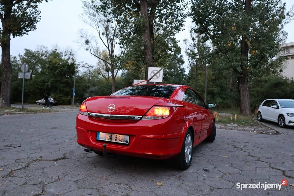 Czerwona Astra TwinTop 18 HAK Przegląd do 122026 250000km Astra Warszawa sprzedam