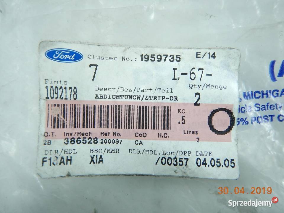 TRÓJKĄT OSŁONA LUSTERKA PRAWA COUGAR 9800 Osłony i zaślepki sprzedam