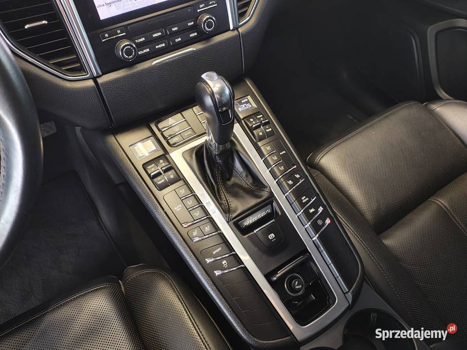 Porsche Macan 4x4 20Benzyna 245 27000 Bogate relingi dachowe Zarszyn