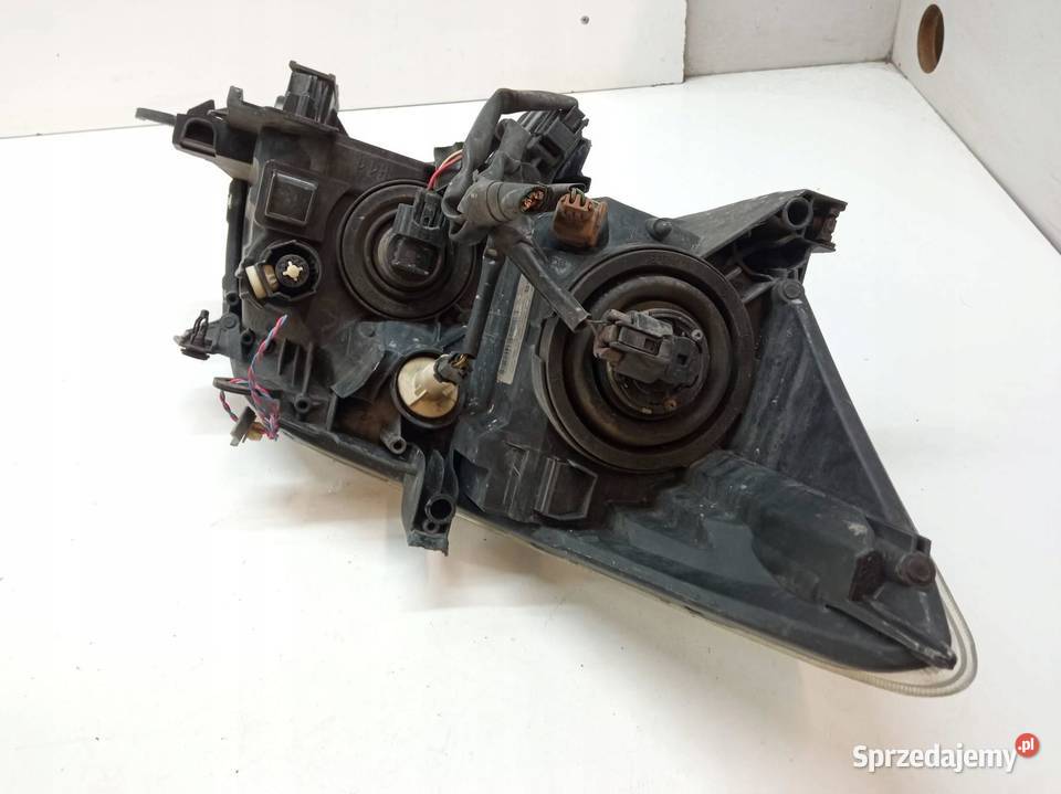 LAMPA PRZÓD LEWA EU SOCZEWKA 8117002460 Toyota sprzedam