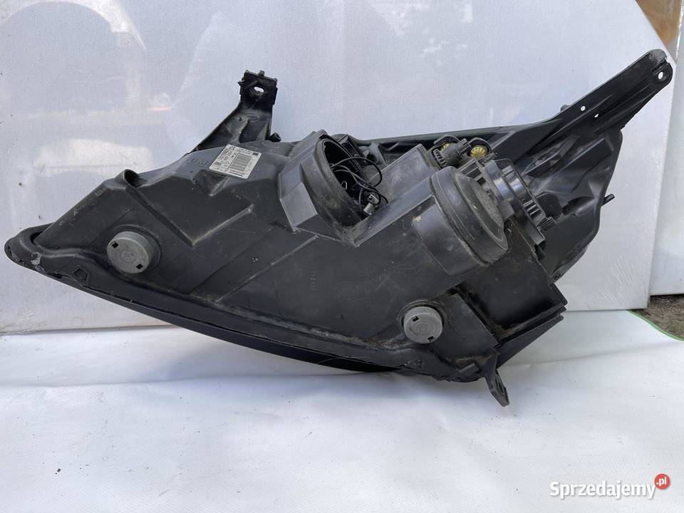 OPEL VECTRA C LIFT PRAWA LAMPA PRZÓD CZARNA Ostroróg