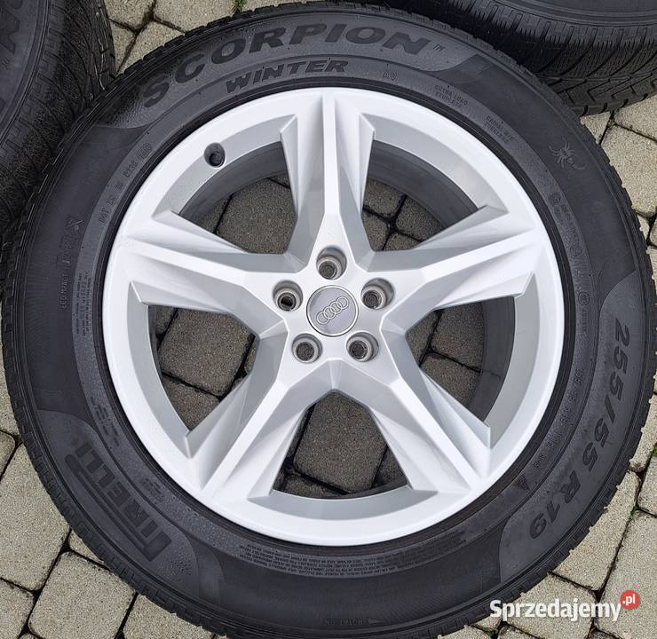Oryginalne felgi alufelgi Audi Q7 4M Pirelli Głowienka sprzedam