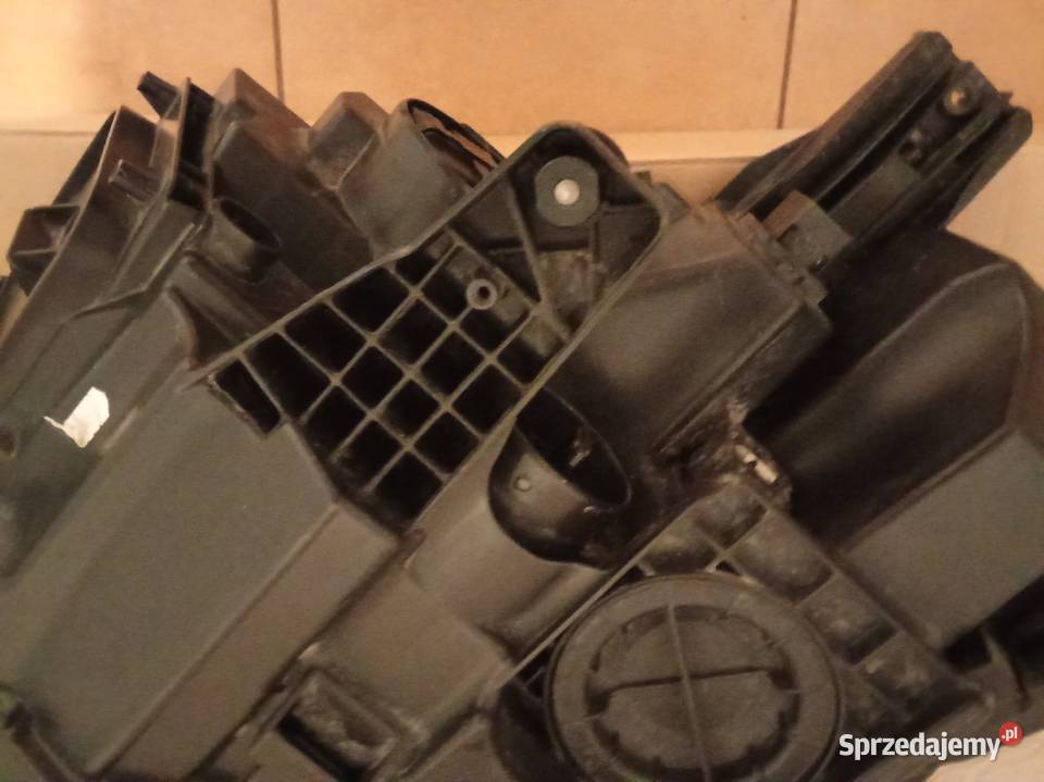 VW Passat B82023rreflektor przedni prawy full osobowe Kamieniec Wrocławski