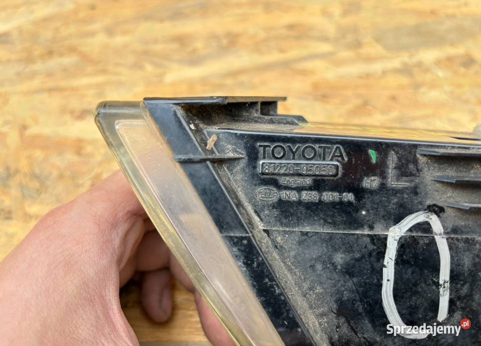 Halogen lewy do Toyota Avensis T22 lift wielkopolskie Międzychód sprzedam