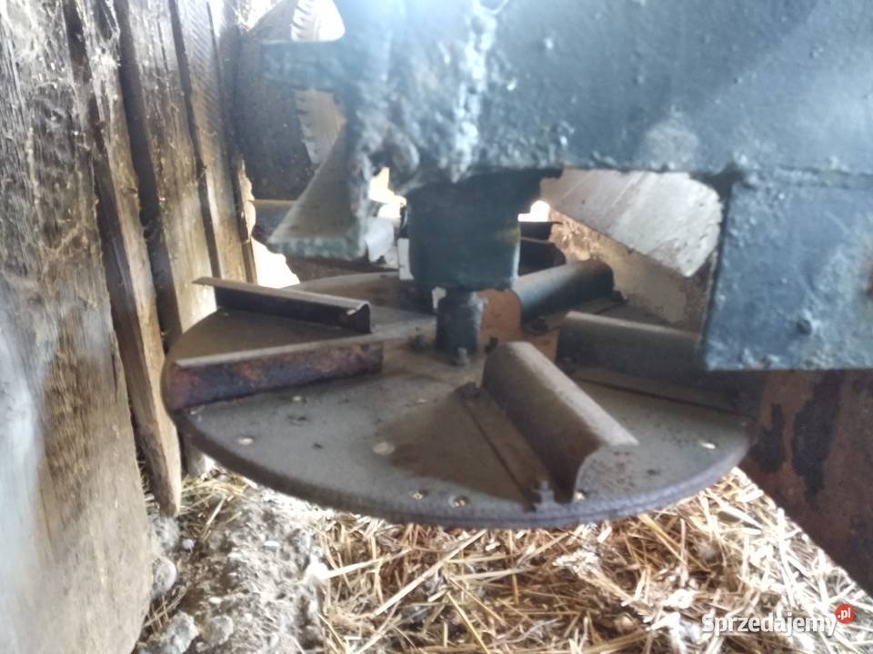 Rozsiewacz nawozuwapna RCW3 taśmowy nieuszkodzony Sikorzyce