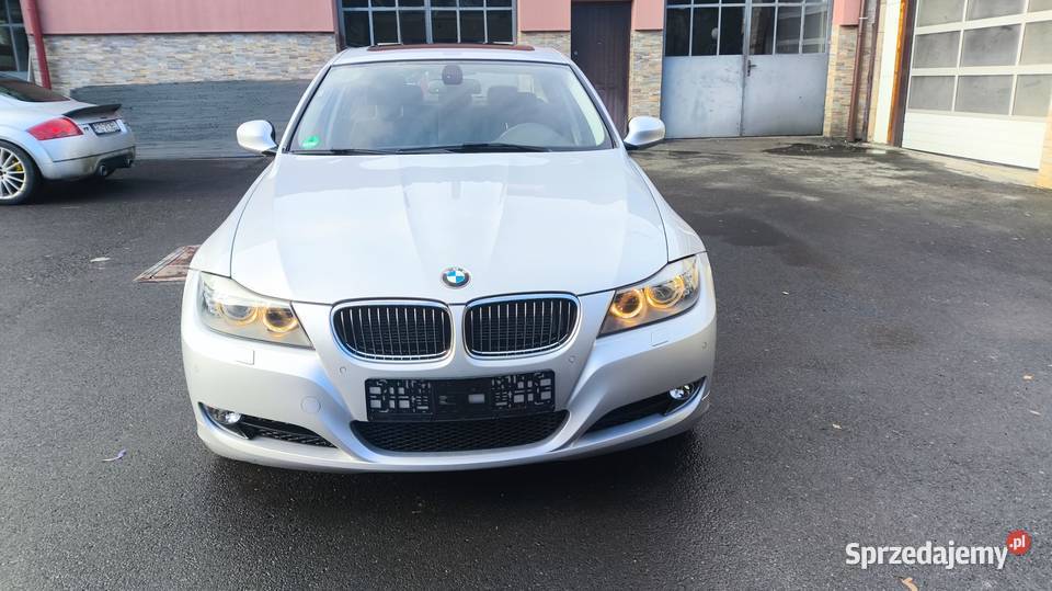 BMW 325i 30 benzyna 218 2011r Rzeszów