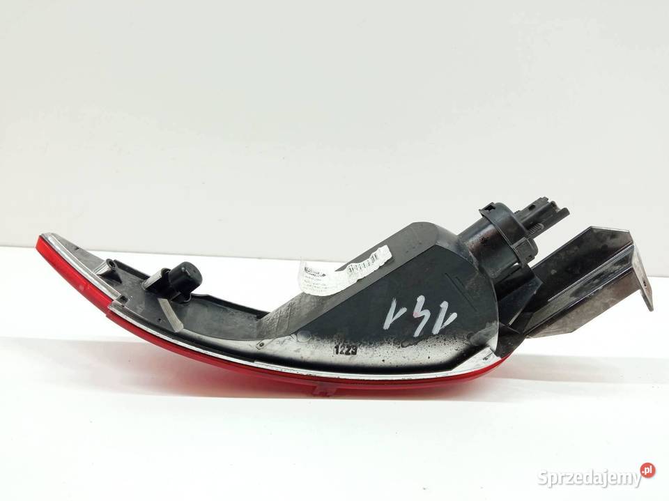 LAMPA TYŁ W ZDERZAK TYŁ 8A6115K273 Ford Fiesta