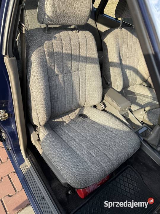 Nissan Laurel c32 28d 2 wl nowości bez rdzy granatowy