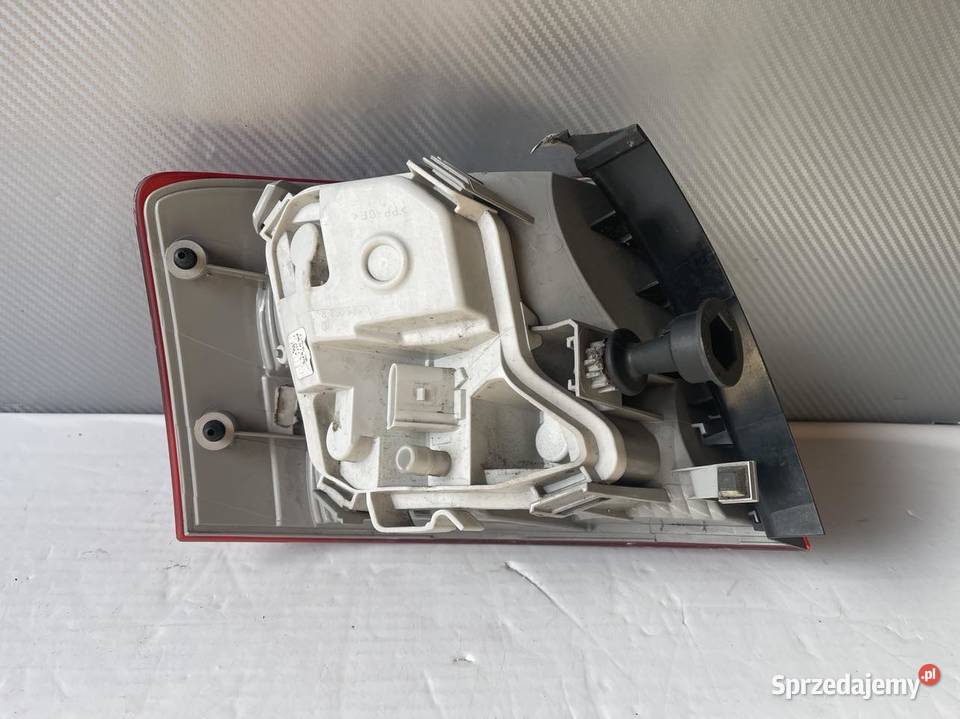 AUDI A4 B7 KOMBI PRAWA LAMPA TYŁ wielkopolskie Ostroróg sprzedam