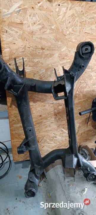 BMW E38 tylna belka renowacji Wołczyn