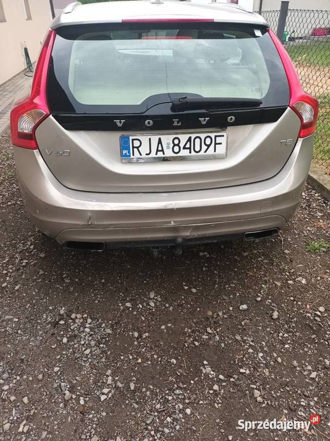 Volvo V60 T5 benzyna 245 2015 111 kolizji Sośnica