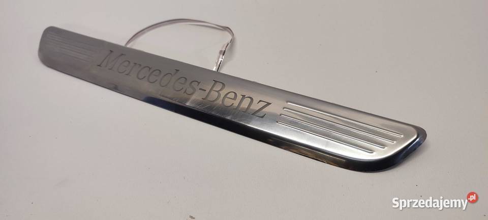 MERCEDES W205 LISTWA PROGOWA PRAWY PRZÓD